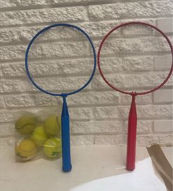 Badminton Racket Set with Balls Includes two rackets and a pack of 5 balls