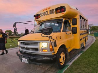 Bluebird bus 2001
