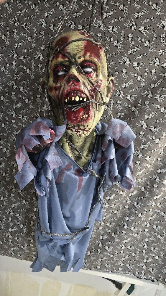 Scary Halloween Hanger