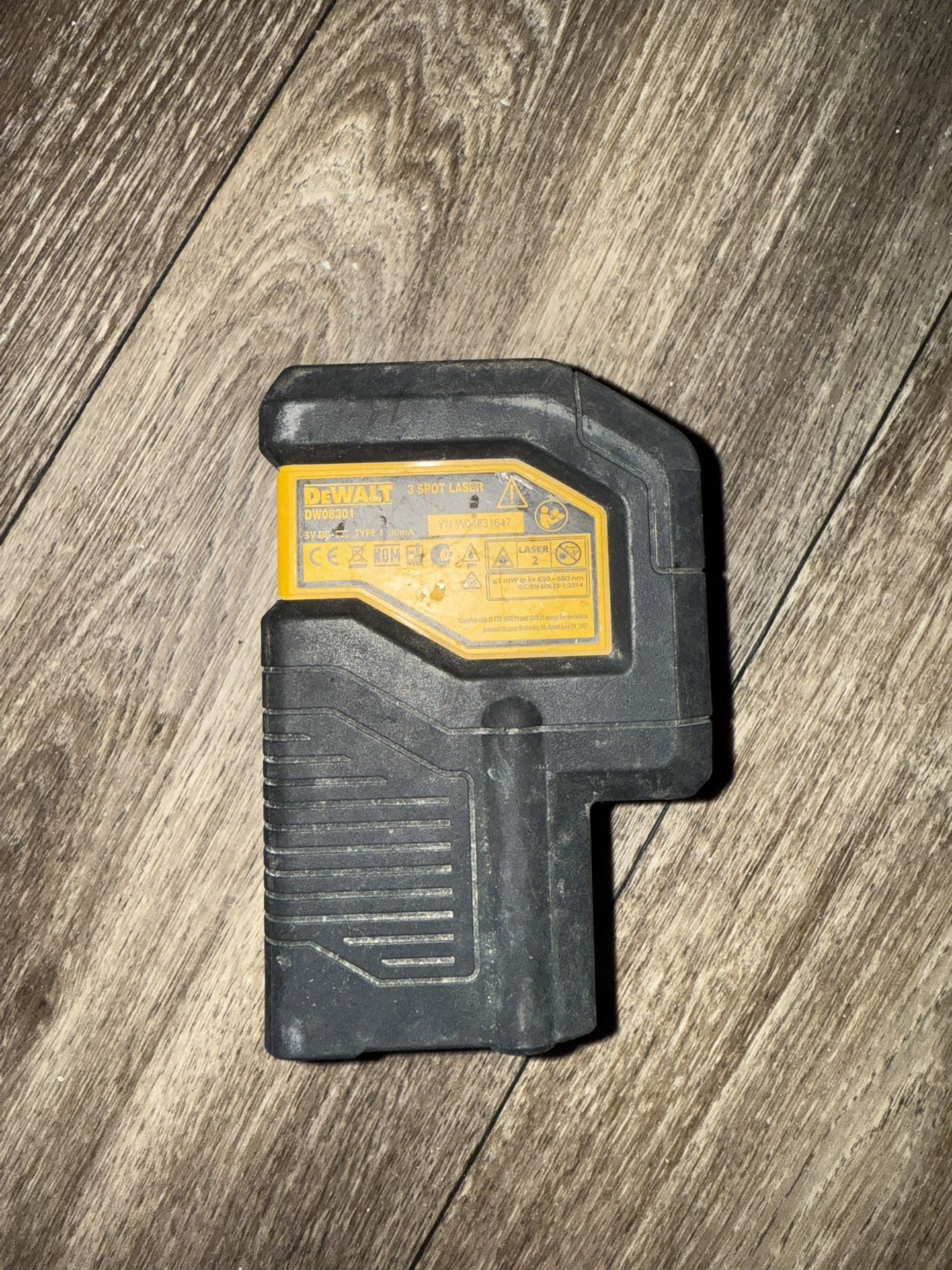 DeWalt DW08301 - 3-Spot Laser Level.
