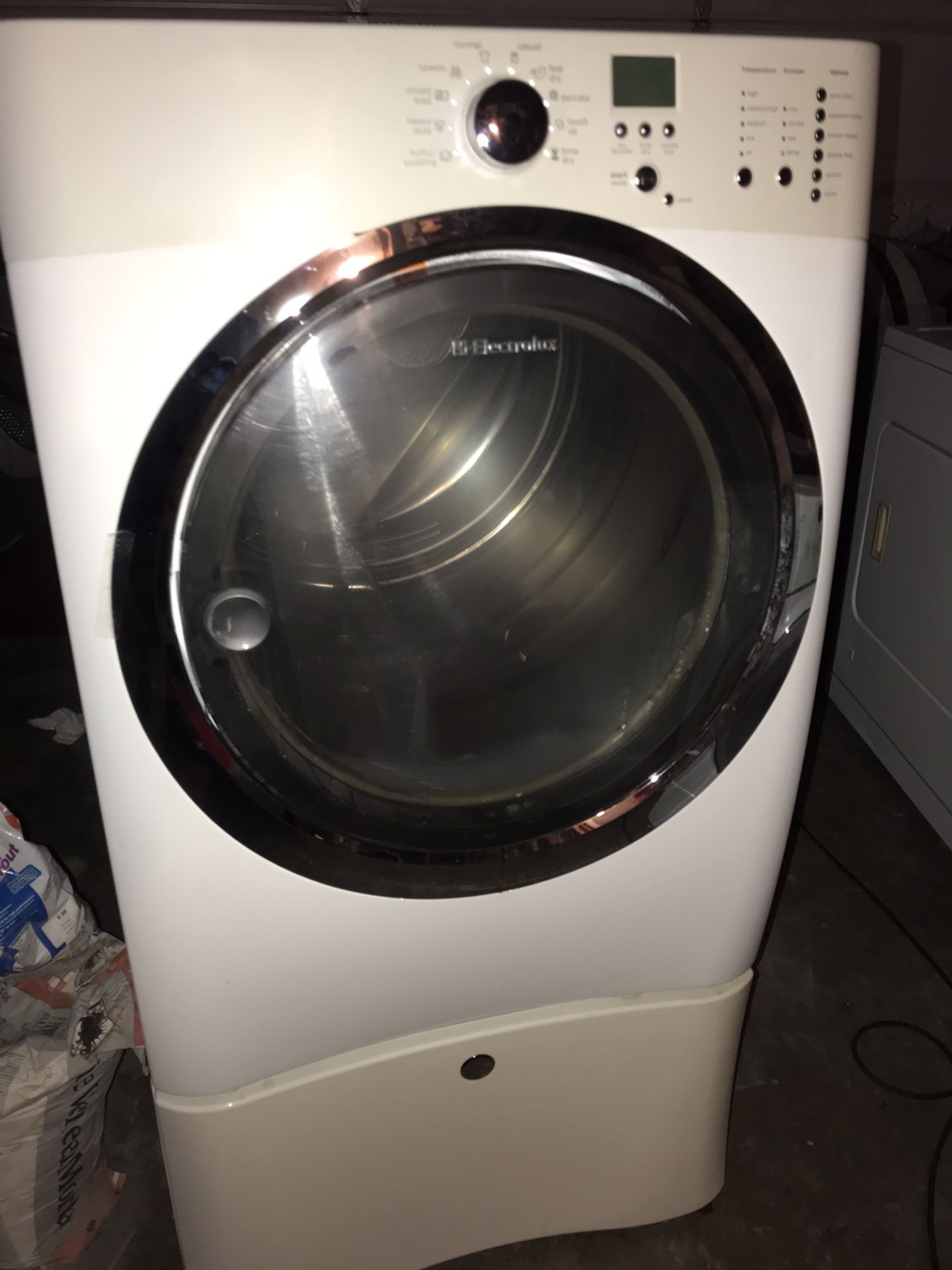 gas dryer digital in a good condition extra large size