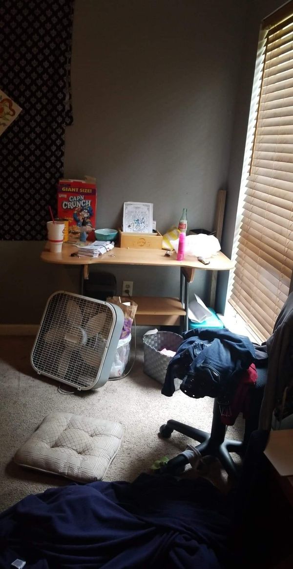 New And Used Desk For In Little Rock Ar Offerup