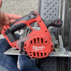 Milwaukee Skillsaw