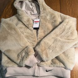 Nike Women’s Sportswear Essentials Hoodie Faux Fur Rattan