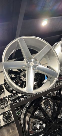 26s silver wheels tires new 6lug Chevy