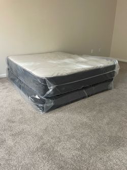 Queen Mattress Come With Free Box Spring - Free Delivery 🚚 To Reasonable Distance