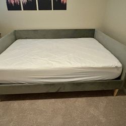 Like New Full Day Bed + Memory Foam Mattress 