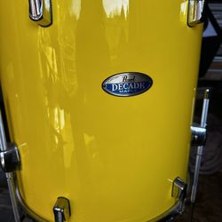 Pearl Decade Maple 14x14" floor tom drum in a solid yellow finish