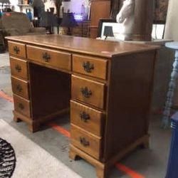 Rolling Kitchen Island For sale 🍽️
