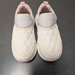Old Navy Chic Quilted Kids Sneakers in White and Pink girls Size 7