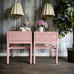 🌺 Newly Refinished Pink Modern Nightstands / Details Below ⬇️