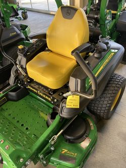 John Deere 915E Commercial Zero Turn Riding Lawn Mower for Sale in