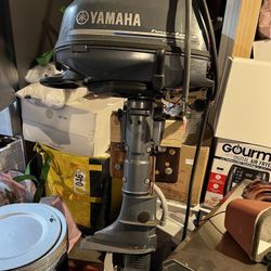 Yamaha Boat Motor 6 Hp,  With Strong Motor Stand 