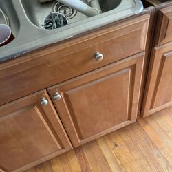 Kitchen Cabinets From An 11x8ft Kitchen. 