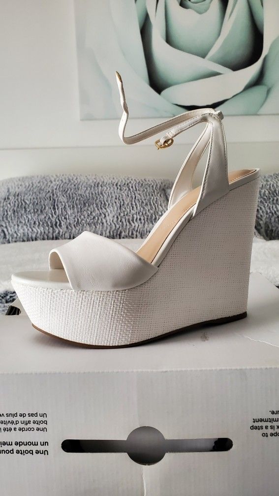ALDO Brand New white wedges 