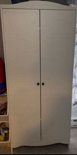 IKEA mayoral wardrobe.kids https://offerup.com/redirect/?o=ZHJlc3Nlci5iYWJ5 dresser