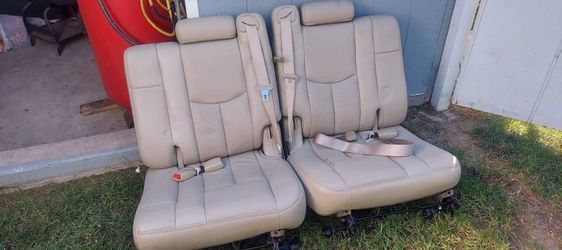 2006 Cadillac Third Row Seats