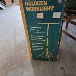 Brand New Double Head Lights On Stand