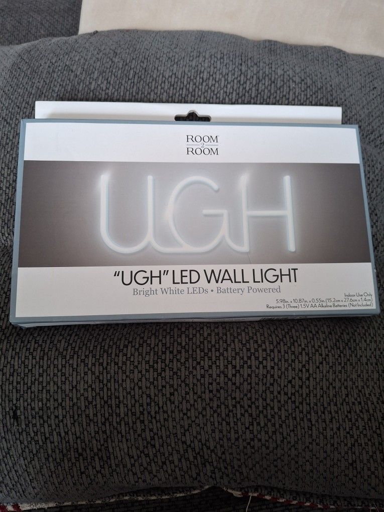 "UGH" Led Wall Light