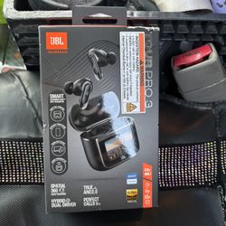 JBL Tour Pro 3