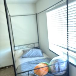 Twin frame And mattress