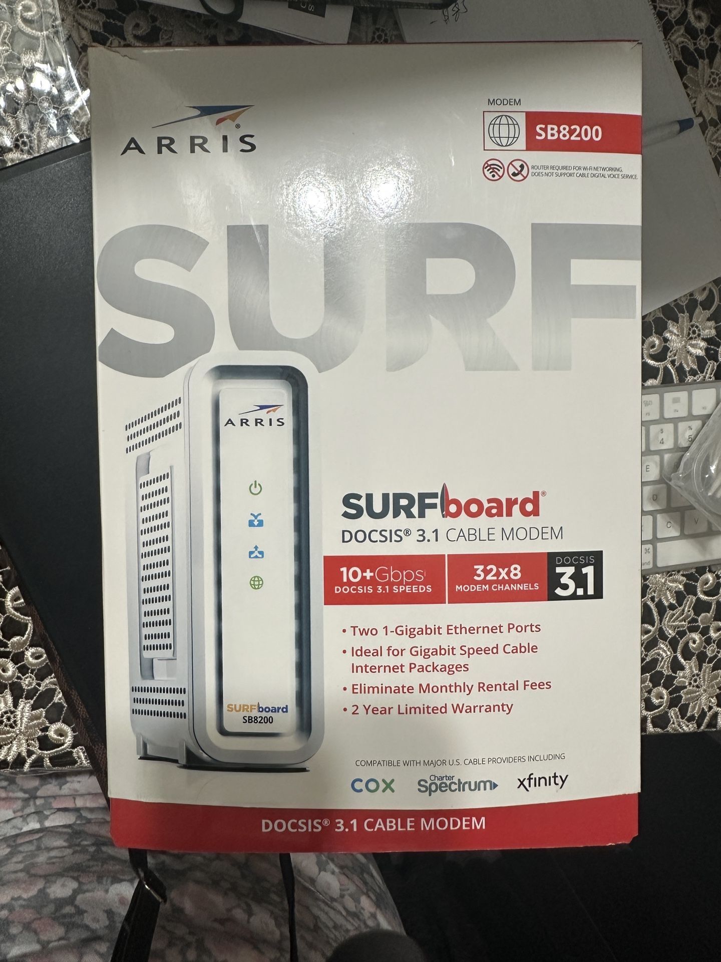 ARRIS - SURFboard SB8200 32 x 8 DOCSIS 3.1 Gig-Speed Cable Modem - White