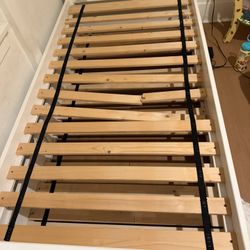 Free White Town Trundle Bed Available For Pick up Today 