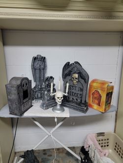 HALLOWEEN DECOR $20