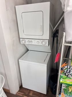 Whirpool Stackable Washer & dryer