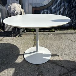 White Tulip Dining Table