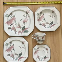 Silk Flower Design Continental Dish Ware for 4 20 pc Set NIB Japan MIKASA