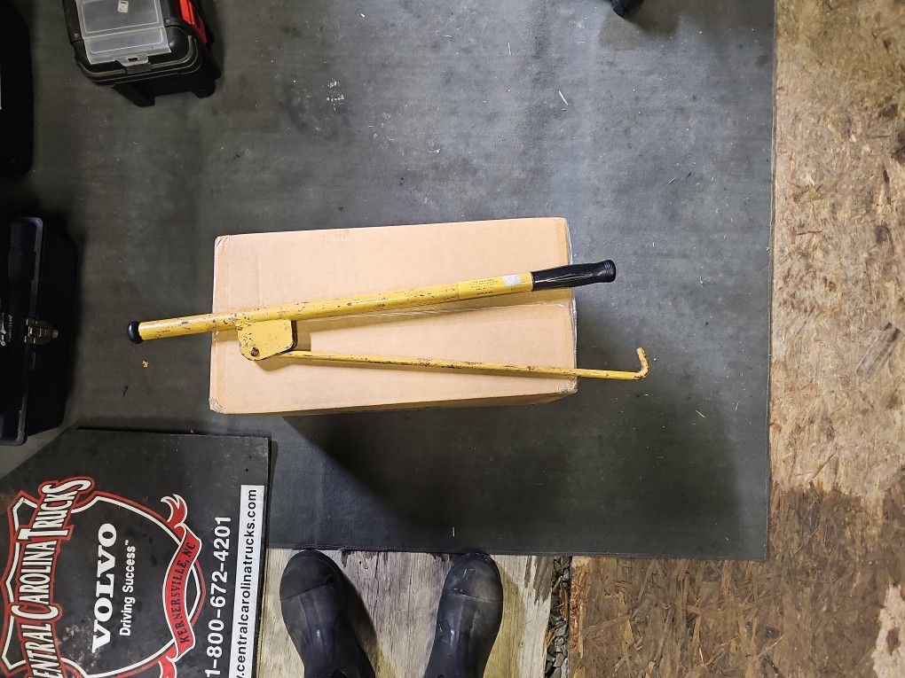 The Persuader. Pin Puller