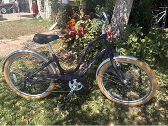 Electra townie 7D beach cruiser with gears in great shape