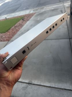 Ubiquiti Unifi Security Gateway USG-Pro-4