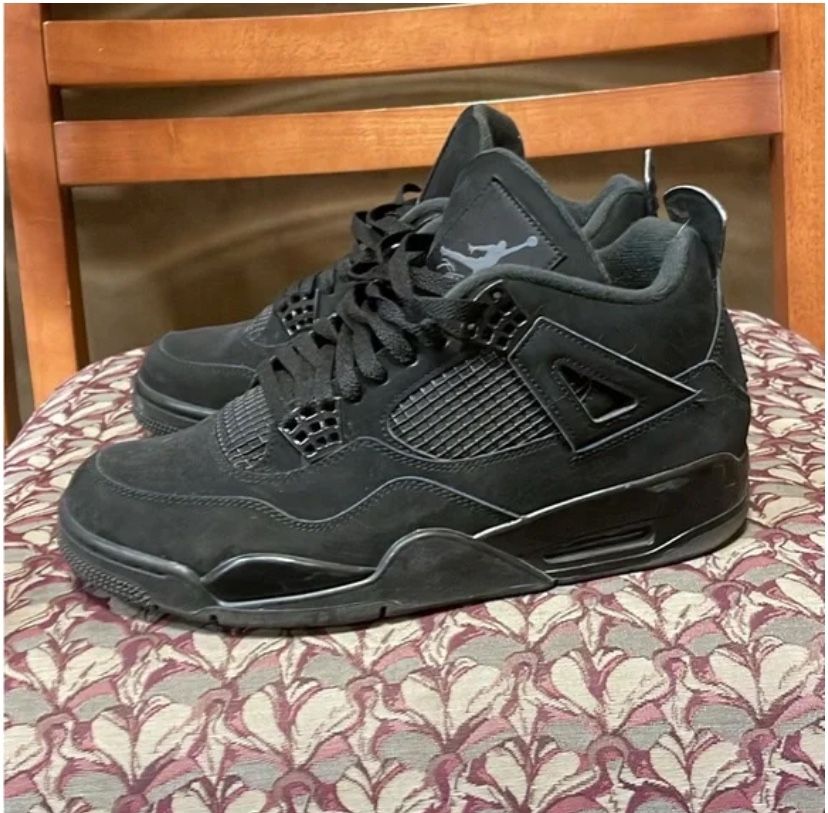 Jordan 4s Black Cats size 11 