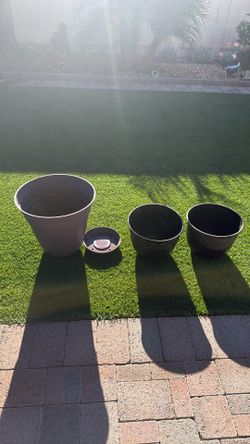 Plastic Pots 3 PCs