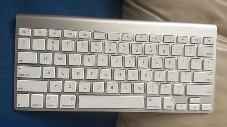 Apple Wireless Keyboard - Silver  Model:(MC184LL/B) A1314 