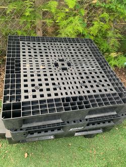 Plastic pallets