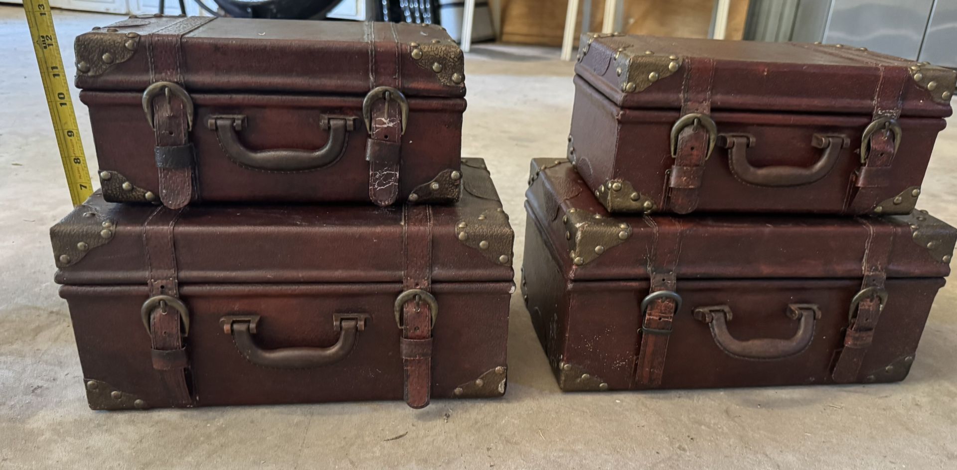 Trunks/suitcases