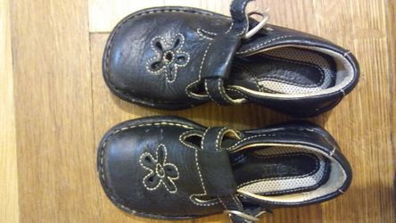 Toddler girls size 7.5