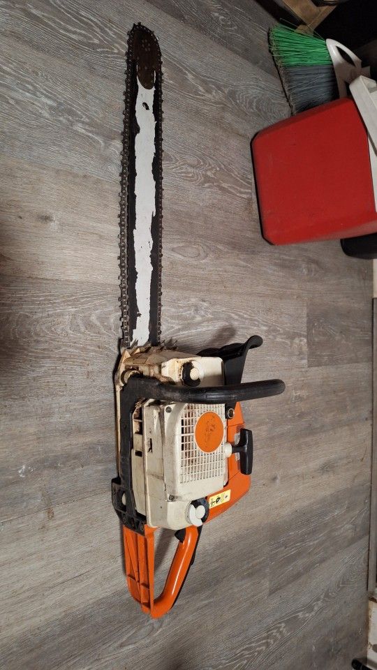 25" Stihl Chainsaw 291