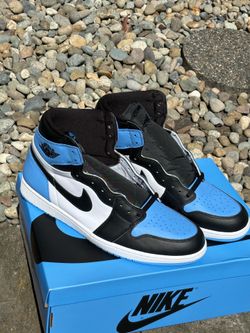 $300 Nike Air Jordan 1 Retro UNC Toe