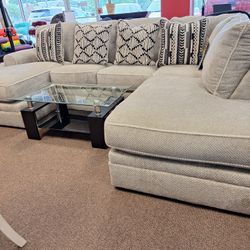 20502.... 3 Pc. Sectional 