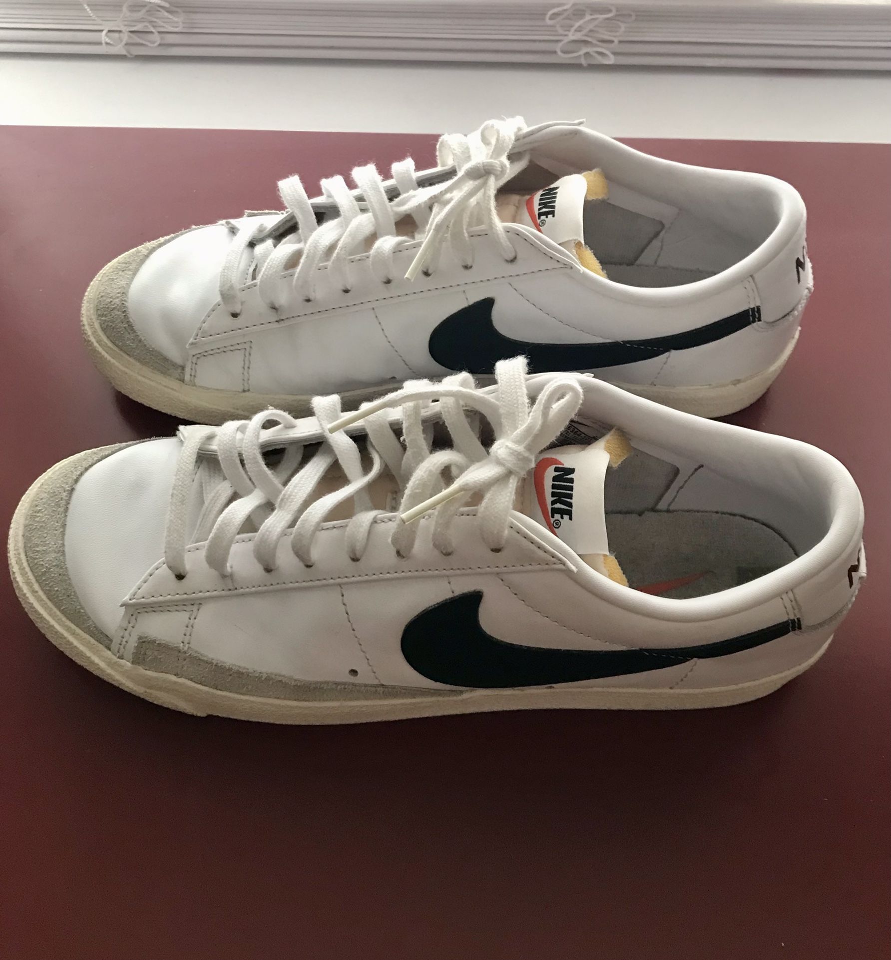 Nike Blazer - Size 10