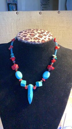 Chunky Southwest Beaded Necklace Dyed Turquoise Howlite Faux Red Coral 20 Inch