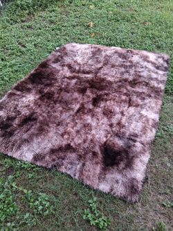 NICE 5 BY 7 AREA RUGS