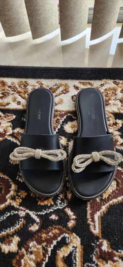 Juicy Couture Sandals size 7,