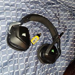 Corsair Wireless Headset For Gaming 