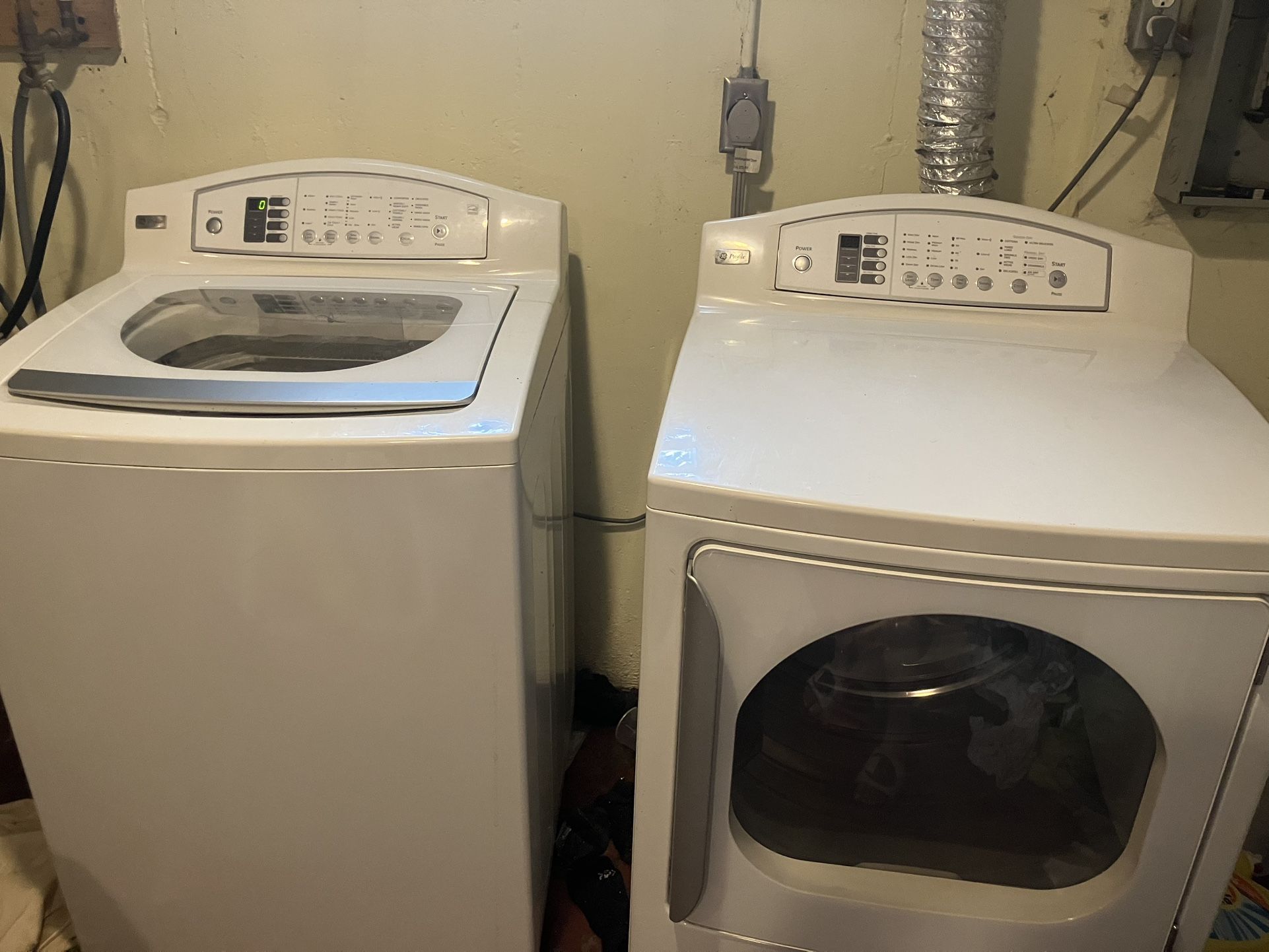 Washer And Dryer 