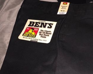 Black and blue with tags Ben Davis shorts each 40$
